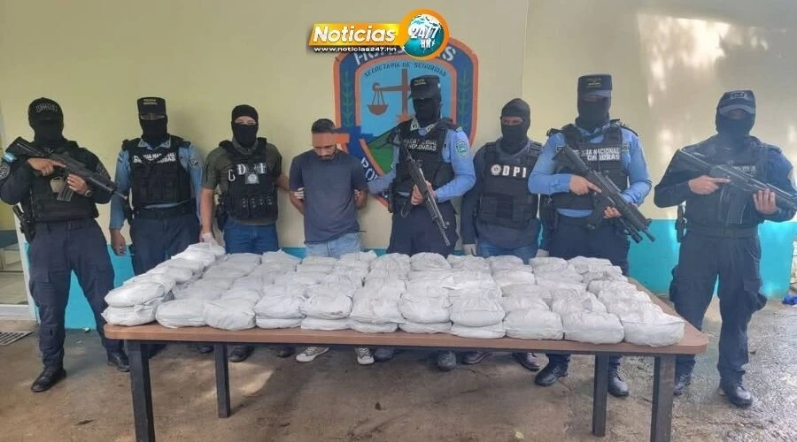 Video Cae Busero Que Trasegaba Mas De 40 Paquetes De Mona Encaletados 2