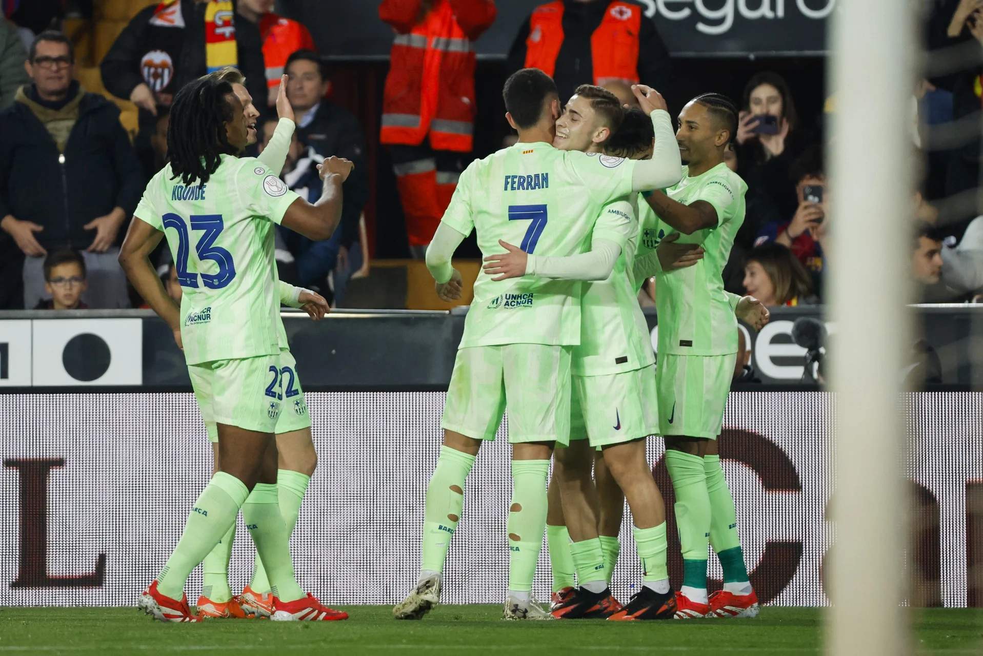 El Barcelona Aniquila Al Valencia En La Copa Del Rey