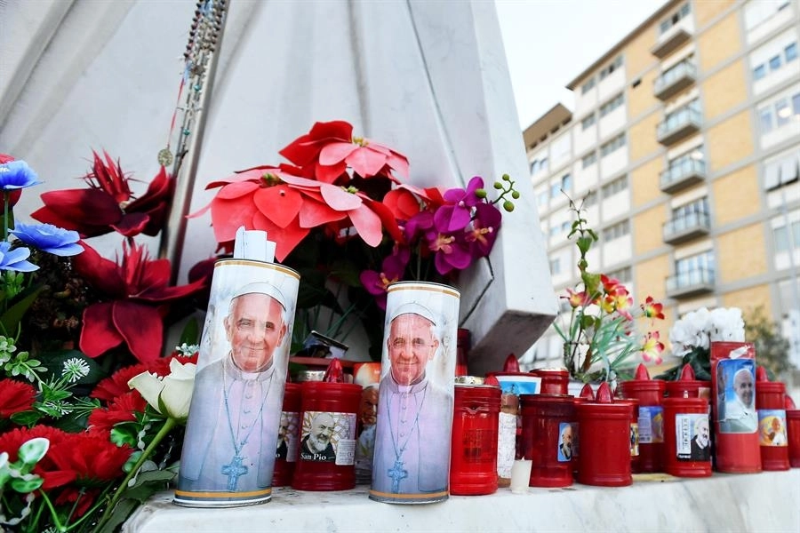 El Papa Ha Pasado Buena Noche Se Ha Levantado Y Ha Desayunado En Su Octavo Dia Ingresado