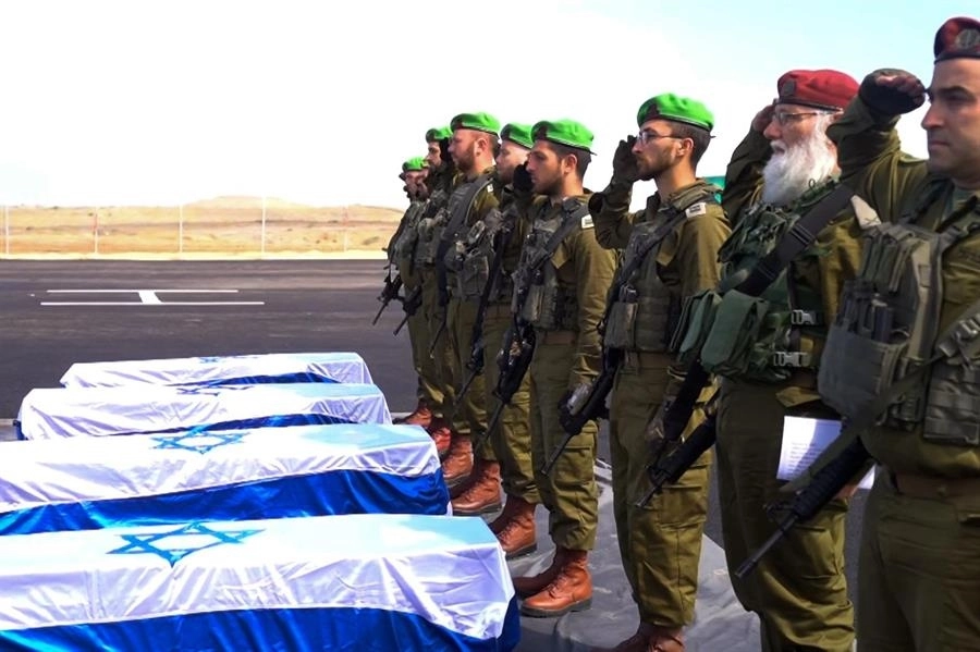 Hamas Entrega A La Cruz Roja Los Ataudes Con Los Cuerpos De Los Cuatro Rehenes Israelies 3