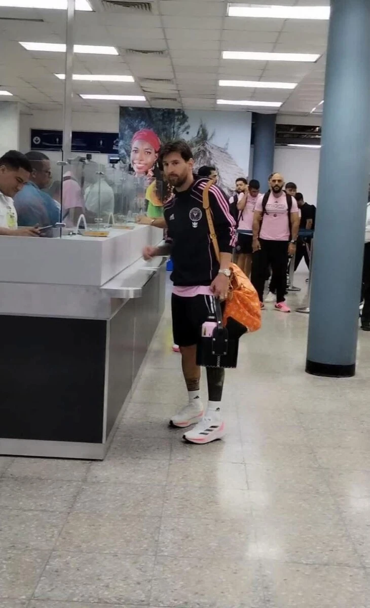 Su Majestad Leo Messi Pisa Suelo Hondureño 2