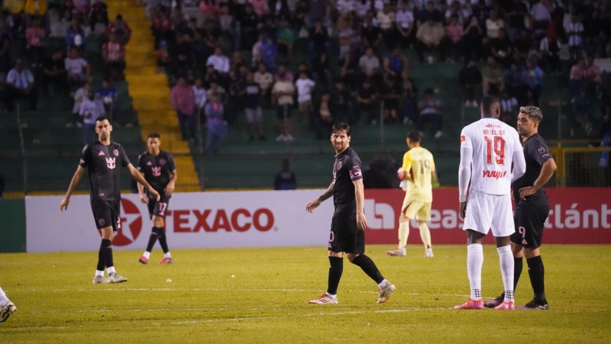 Te mostramos imágenes de Messi en el Estadio Olímpico enfrentando al Olimpia