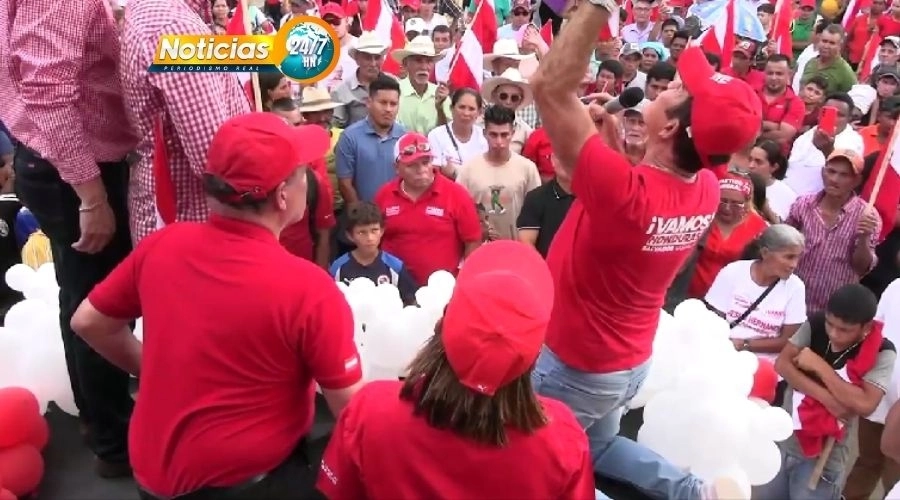 Video Primero La Biblia Y Otra Vez De Rodillas Su Fe Es Real O Un Juego Politico La Pregunta Para Nasralla 3