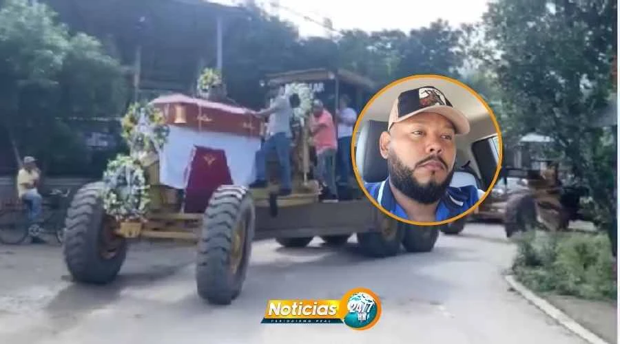 VIDEO: Un adiós con estilo: En motoniveladora transportan el ataúd de Besser Ávila hasta su morada final