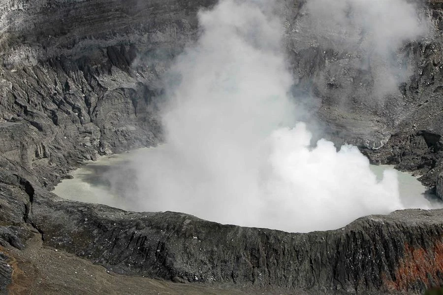 Cierran El Parque Nacional Volcan Poas En Costa Rica Por El Aumento De La Actividad Eruptiva