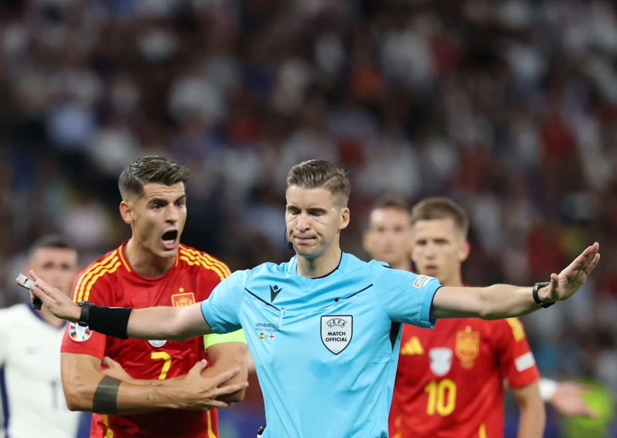 Definidos los arbitros para los partidos de vuelta de los octavos de final en la champions