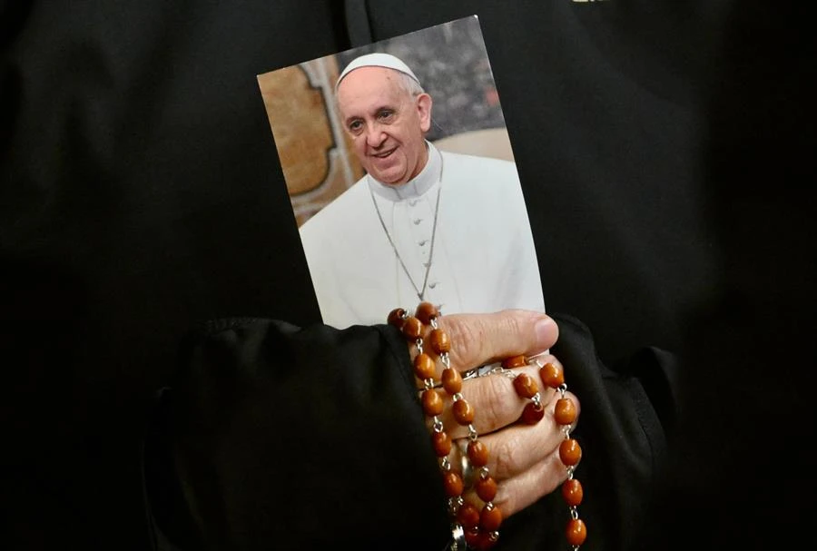 El Papa Durmio Toda La Noche Tras Sufrir Dos Episodios De Insuficiencia Respiratoria