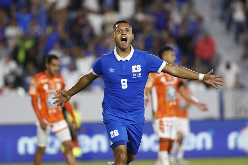 El Salvador Y Pachuca Empatan En Un Partido Amistoso En Homenaje A Amagico Gonzalez