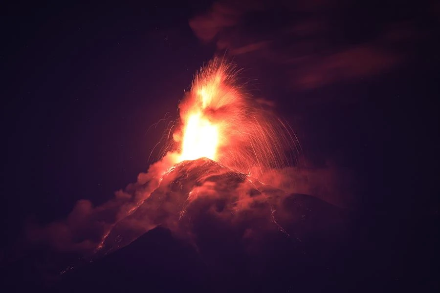 Fotos Al Menos 125 Familias Son Evacuadas Por La Erupcion Del Volcan De Fuego En Guatemala