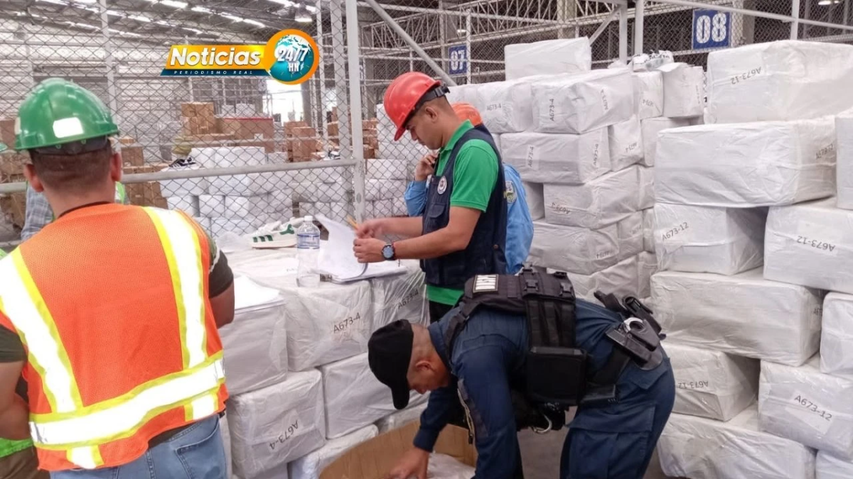 Video No Mas Tenis Piratas La Policia De Frontera Asegura Mas De L50 Millones En Contrabando
