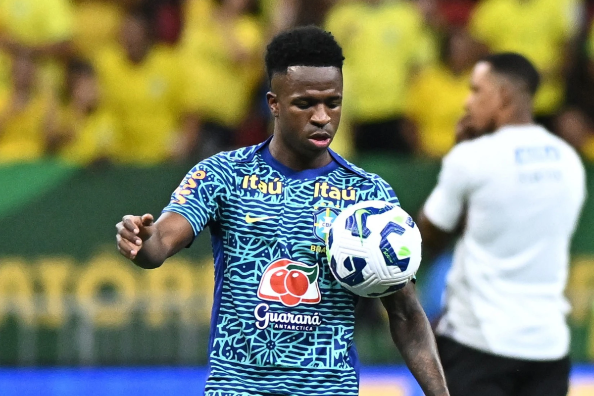 Vinicius al margen en el primero de tres entrenamientos antes del partido con argentina
