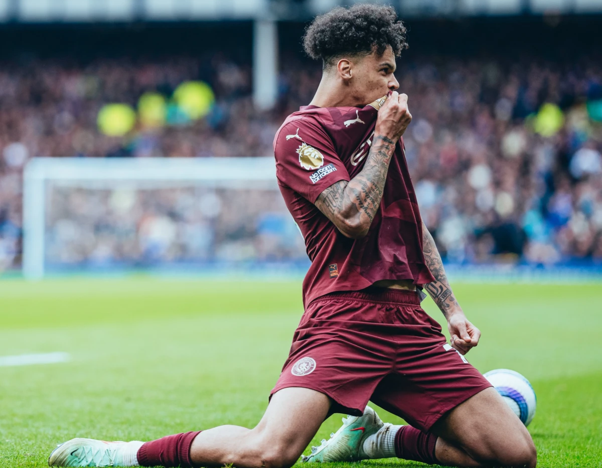 Manchester city logra tres puntos de oro en su objetivo de acceder a la proxima champions