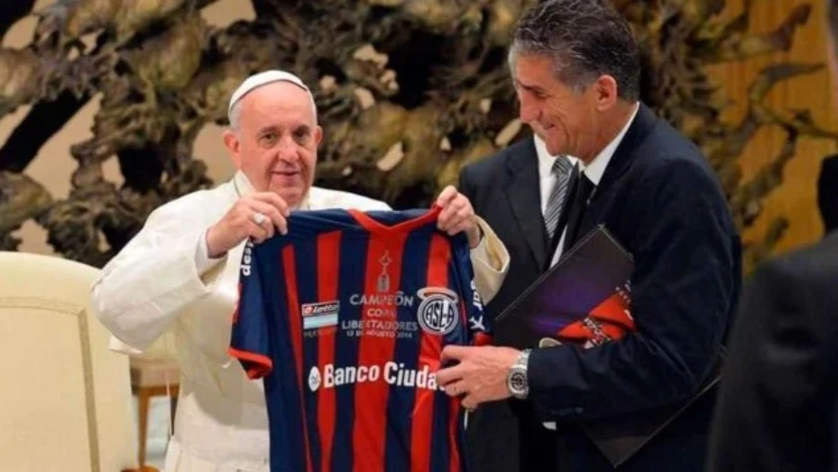 San lorenzo de almagro y el futbol en general lloran la muerte del papa francisco